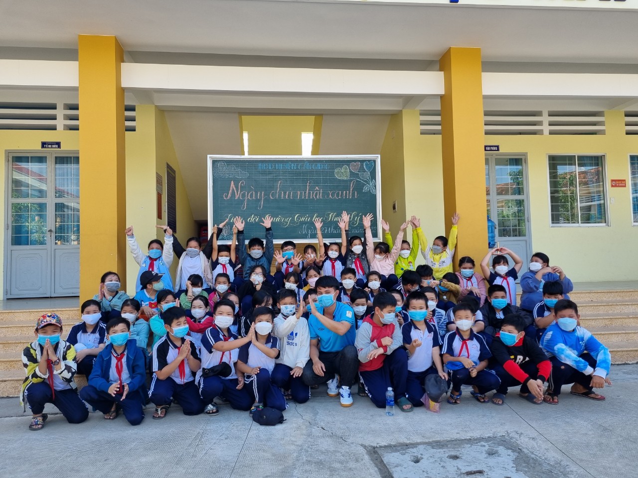  Liên đội Trường Tiểu học Phước Lý tổ chức "Ngày Chủ nhật xanh"