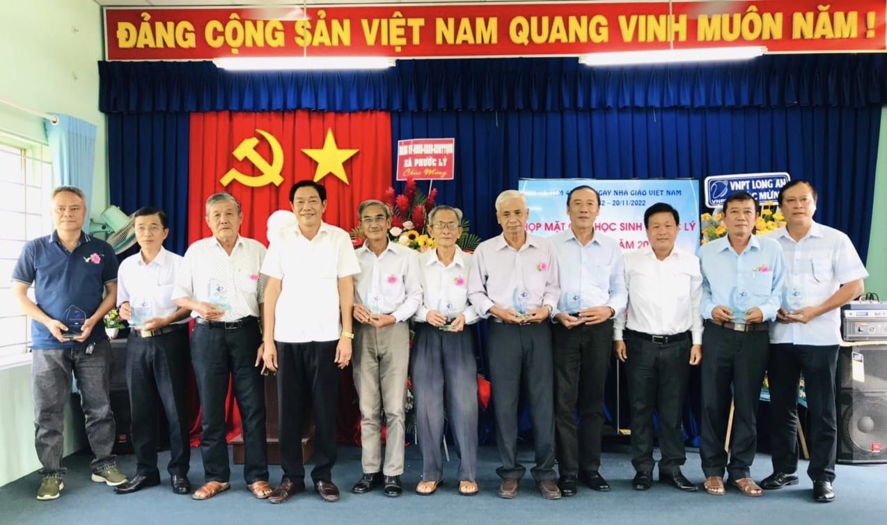 Ban liên lạc cựu học sinh Phước Lý tổ chức họp mặt tri ân thầy cô nhân dịp kỷ niệm 40 năm ngày Nhà giáo Việt Nam (20/11/2982-20/11/2022)